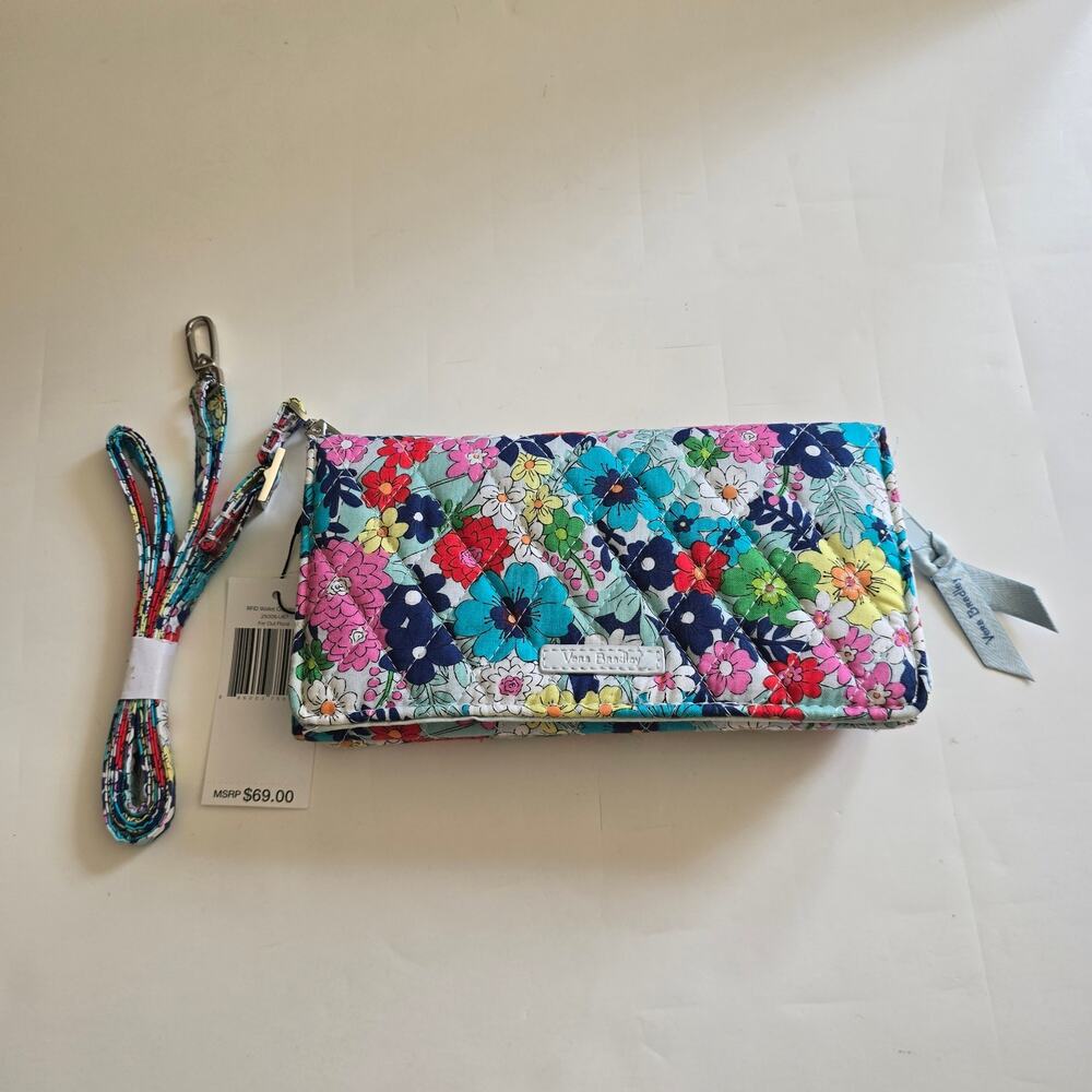 NWT Vera Bradley Far Out RFID Crossbody Wallet Wristlet - Picture 1 of 7